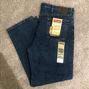 NWT Wrangler jeans 38x30